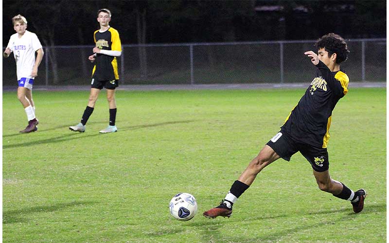 Hornets edge Pirates in district semifinal match. Photos by Beth Jones/News-Leader