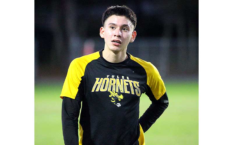 Hornets edge Pirates in district semifinal match. Photos by Beth Jones/News-Leader