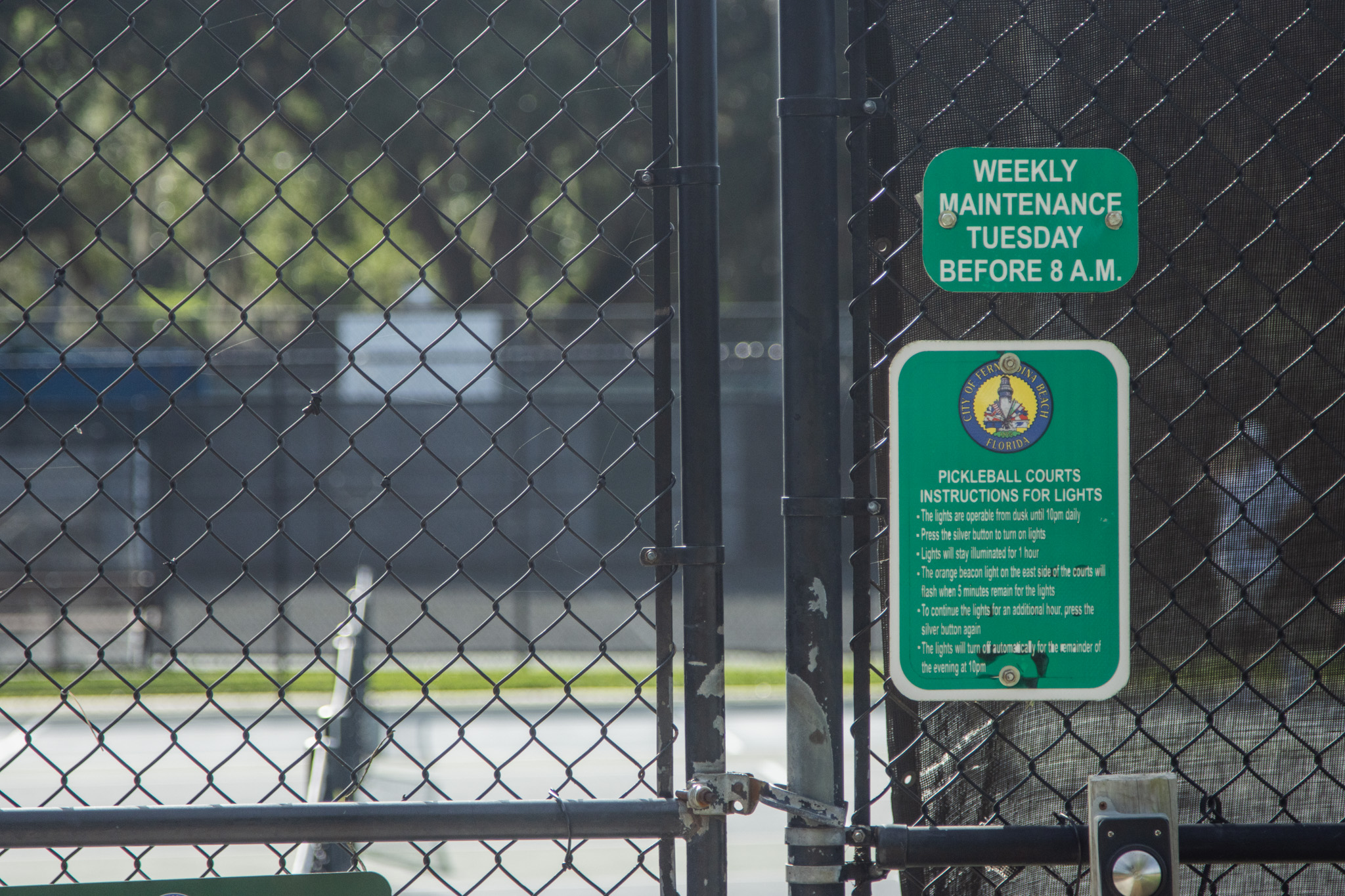 A sign at the Central Park pickleball courts.
