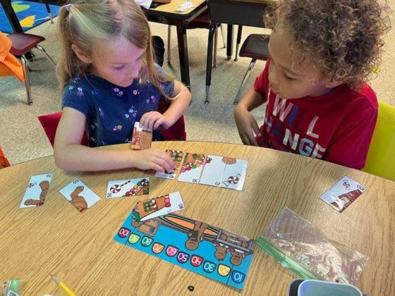 Kindergartners at Southside Elementary School had a blast learning about states of matter with Mrs. Weddingon's "dancing raisins" experiment.