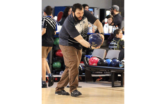 Bowling with the pros. Photos by Beth Jones/News-Leader