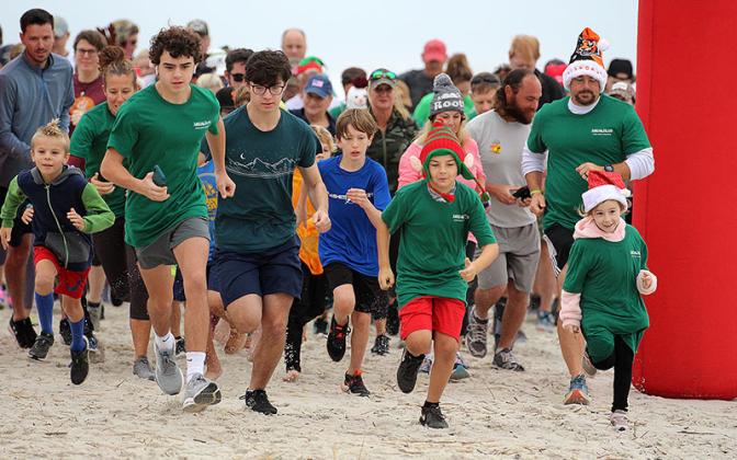 Run like the Dickens 2022. Photo by Beth Jones/News-Leader