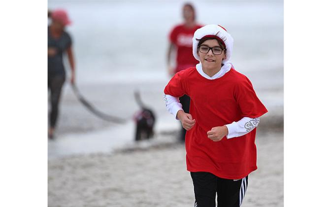 Run like the Dickens 2022. Photo by Beth Jones/News-Leader