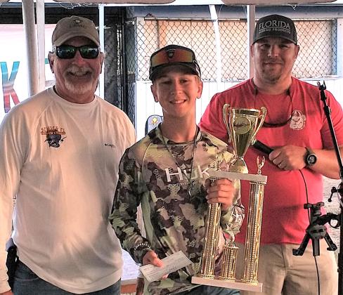 Davis team tops AIGA tourney