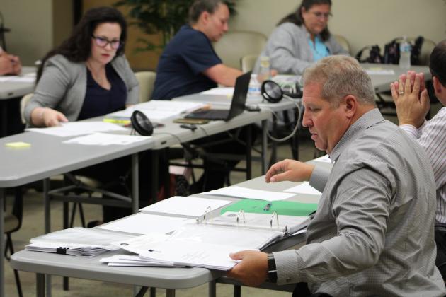 Teachers contract ratified by school board. Photo by Holly Dorman/News-Leader