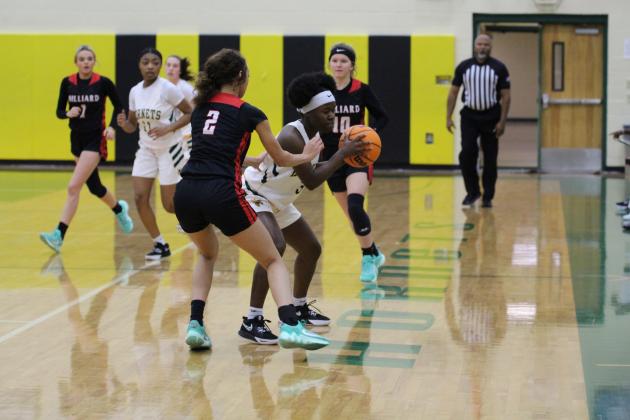 Lady Flashes beat host Lady Hornets. Photo by Beth Jones