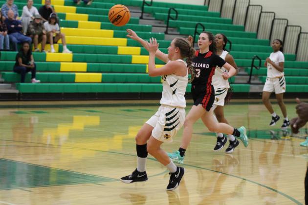 Lady Flashes beat host Lady Hornets. Photo by Beth Jones