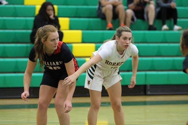 Lady Flashes beat host Lady Hornets. Photo by Beth Jones
