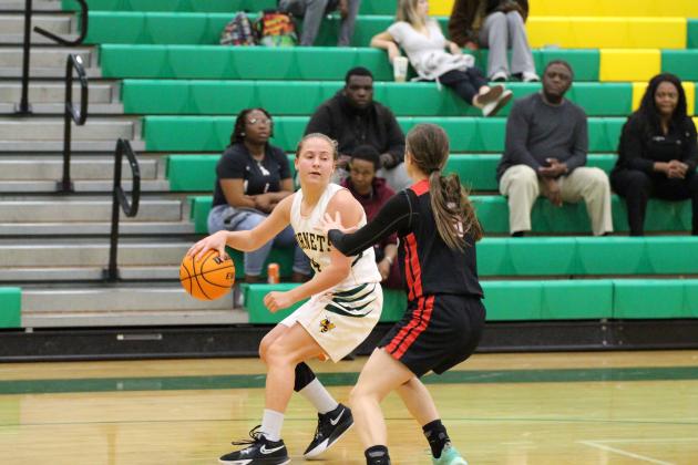 Lady Flashes beat host Lady Hornets. Photo by Beth Jones