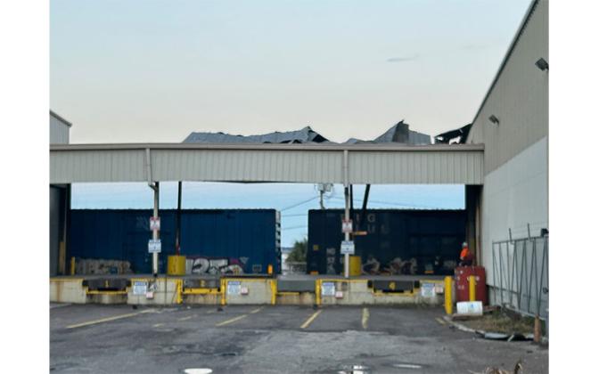 High winds caused damage in Fernandina Beach on Sunday. Photo by Julia Roberts.