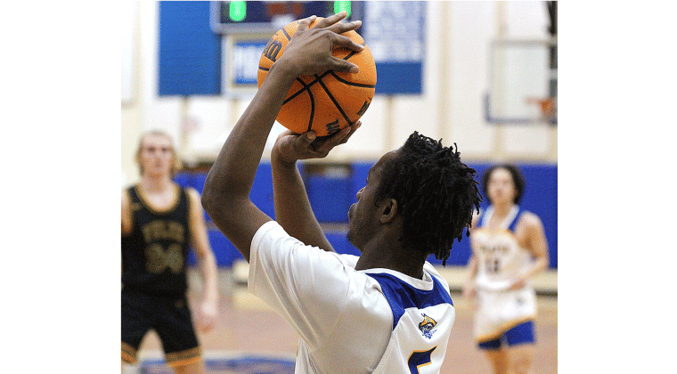 The Fernandina Beach High School boys and girls basketball teams hosted Yulee Saturday night. The YHS boys host FBHS Friday for a rematch. Photo by Beth Jones/News-Leader