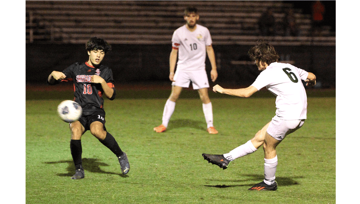 Hornets beat Crusaders to clinch region championship. Photo by Beth Jones/News-Leader