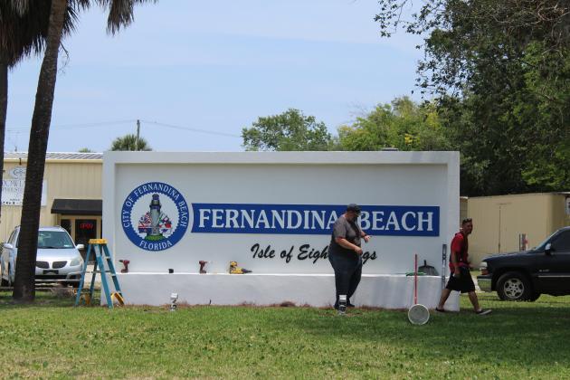 Fernandina Beach welcomes new gateway sign. Photo by Julia Roberts/News-Leader