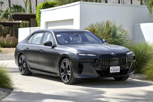 BMW’s i7 xDrive 60 is a stately way to signal your virtue. Photo by B