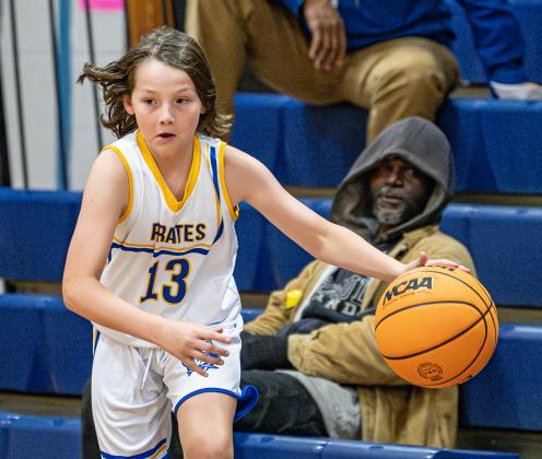 Middle school junior varsity boys hoops tourney held. Photos by Penny Glackin/News-Leader