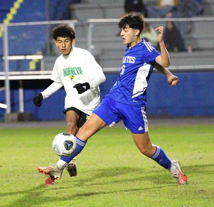 Pirate soccer teams host Hornets. Photo by Beth Jones/News-Leader