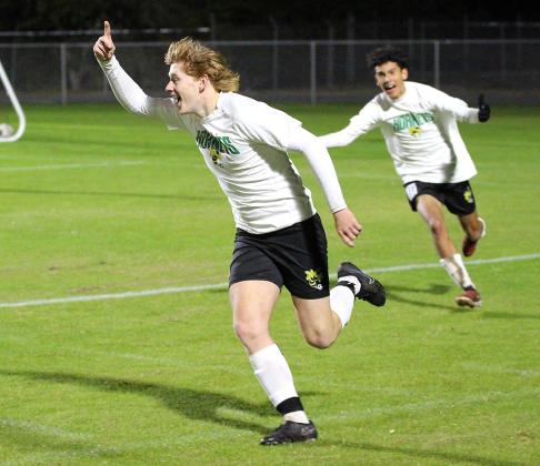 Pirate soccer teams host Hornets. Photo by Beth Jones/News-Leader