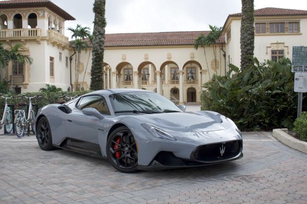This is what a supercar looks like. Photo courtesy of AutoEditor