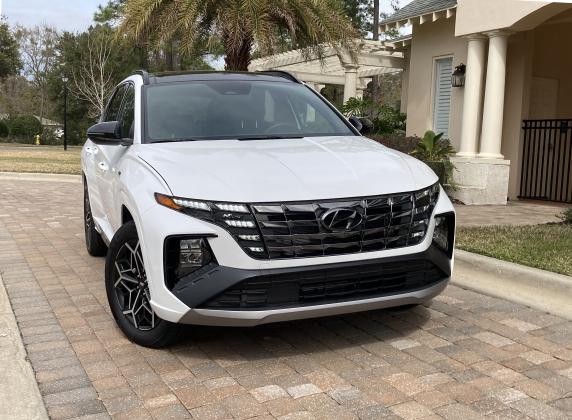 Serenity white pearl paint contrasts with a black roof and body panels. Photo courtesy of B. Douglas, Autoeditor
