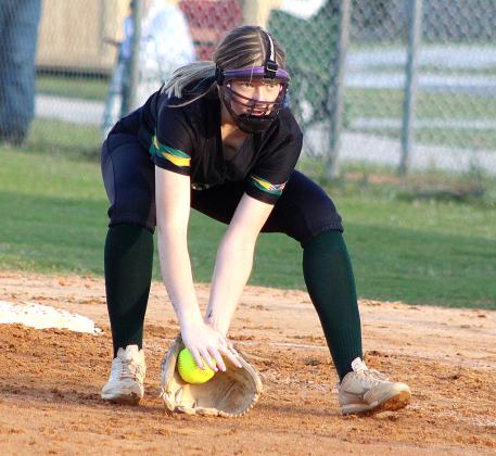 Lady Hornets beat Hilliard 15-5. Photo by Beth Jones/News-Leader