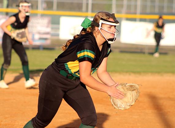 Lady Hornets beat Hilliard 15-5. Photo by Beth Jones/News-Leader