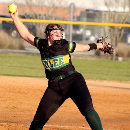 Lady Hornets beat Hilliard 15-5. Photo by Beth Jones/News-Leader