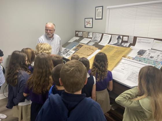 Regional Publisher Foy Maloy discusses the First Amendment with a FBCA third class. Photo by Tracy McCormick-Dishman/News-Leader