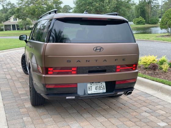 Hyundai Santa Fe rear view. Photo courtesy of AutoEditor