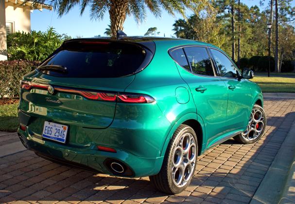 A nicely Italian SUV. Photo courtesy B. Douglas, Autoeditor