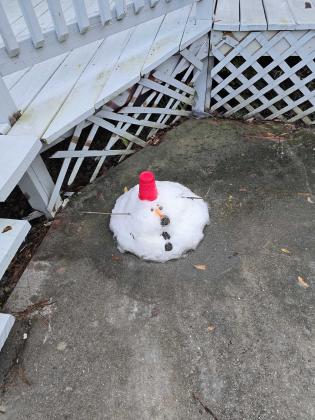 A creative snowman is pictured outside The Hidden Crab in Fernandina Beach. Photo by Julia Roberts/News-Leader