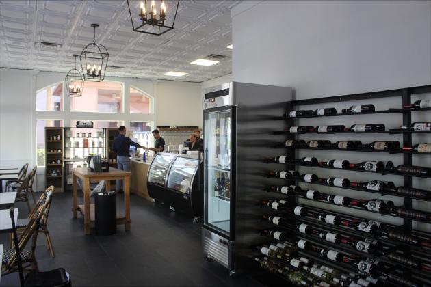 Marché Côtier on opening day, Sept. 3. By Marisa DeMar/News-Leader 