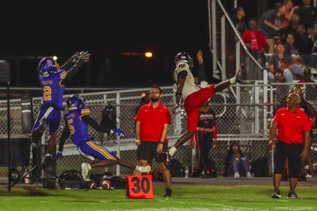 Pirates remained undefeated after beating the Forth White Indians 28-27 in Week Four. Photo by Ashley Chandler/News-Leader