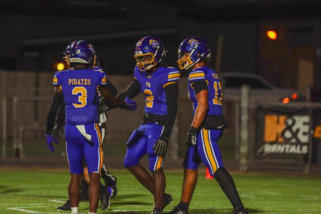 Pirates remained undefeated after beating the Forth White Indians 28-27 in Week Four. Photo by Ashley Chandler/News-Leader