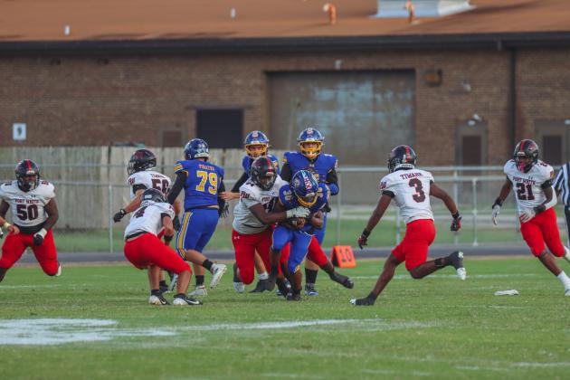Pirates remained undefeated after beating the Forth White Indians 28-27 in Week Four. Photo by Ashley Chandler/News-Leader