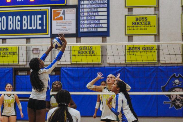 Lady Pirates volleyball takes on Yulee on Sept. 26. Photo by Marisa DeMar/News-Leader