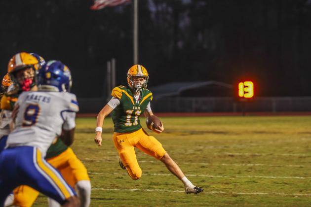 Pirates vs. Hornets football. Photo by Ashley Chandler/News-Leader