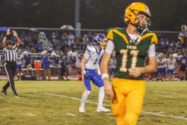 Pirates vs. Hornets football. Photo by Ashley Chandler/News-Leader