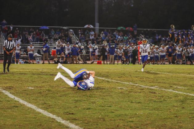 Pirates vs. Hornets football. Photo by Ashley Chandler/News-Leader