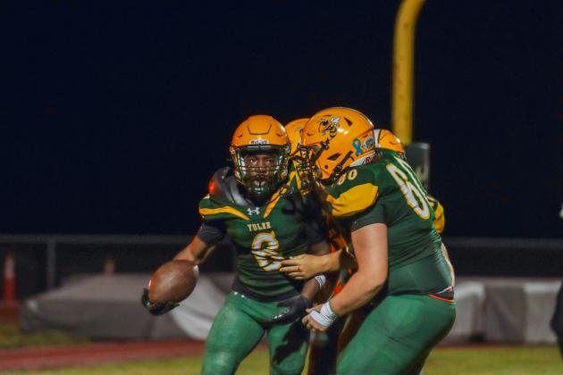 Hornet football in Week Six. Photo by Ashley Chandler/News-Leader