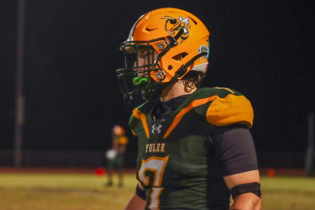 Hornet football in Week Six. Photo by Ashley Chandler/News-Leader