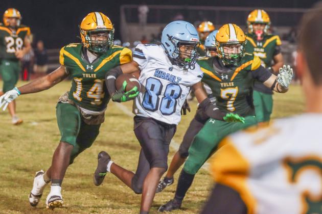 Hornet football in Week Six. Photo by Ashley Chandler/News-Leader