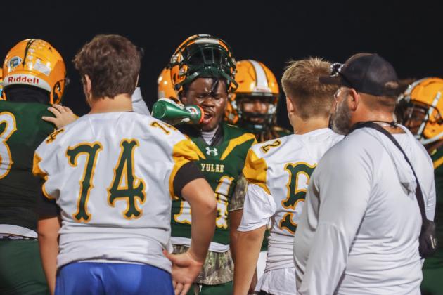 Hornet football in Week Six. Photo by Ashley Chandler/News-Leader