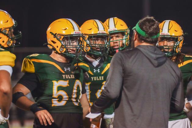 Hornet football in Week Six. Photo by Ashley Chandler/News-Leader