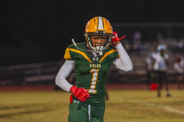 Hornet football in Week Six. Photo by Ashley Chandler/News-Leader