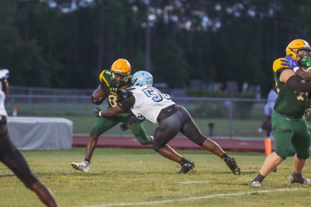 Hornet football in Week Six. Photo by Ashley Chandler/News-Leader