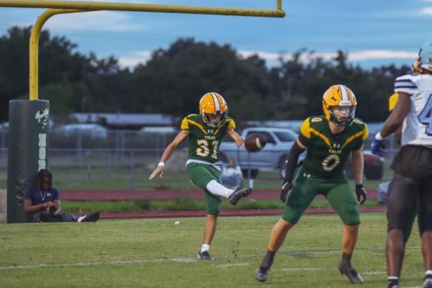 Hornet football in Week Six. Photo by Ashley Chandler/News-Leader