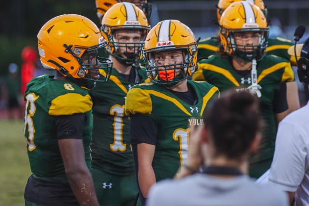 Hornet football in Week Six. Photo by Ashley Chandler/News-Leader