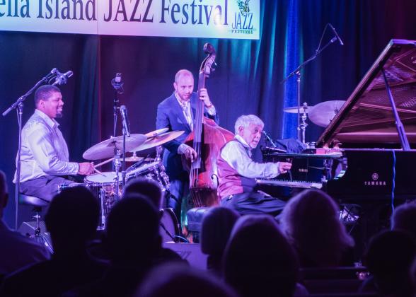 Pianist Monty Alexander