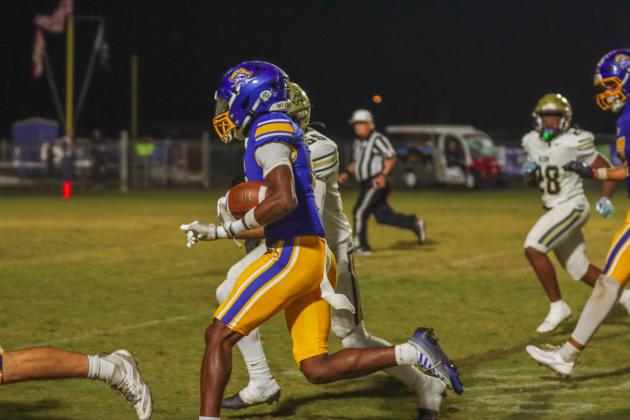 Fernandina Beach Pirates football in the SSAA quarterfinal against Paxon School for Advanced Studies Golden Eagles. Photo by Ashley Chandler/News-Leader