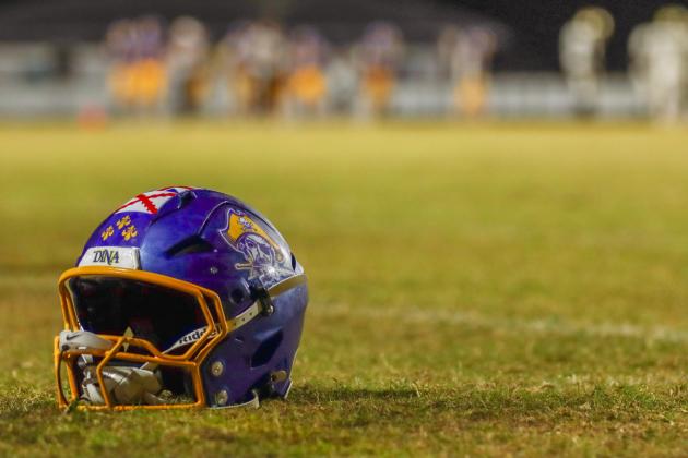 Fernandina Beach Pirates football in the SSAA quarterfinal against Paxon School for Advanced Studies Golden Eagles. Photo by Ashley Chandler/News-Leader